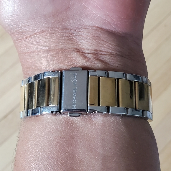 Authentic: Michael Kors Parker Two Tone Watch with box - Picture 15 of 15